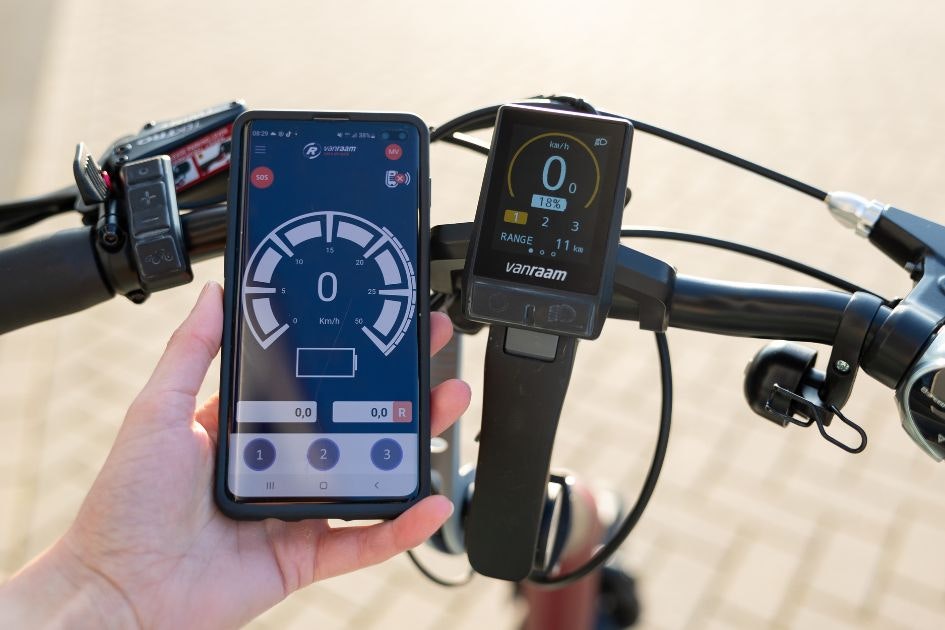 e-bike app van raam app on smartphone e-bike app van raam app on smartphone